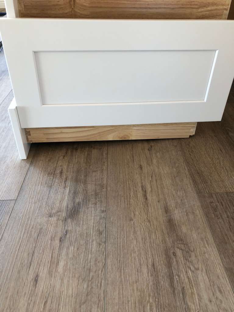 905bc_bottom drawer-kitchen-cabinets.JPG