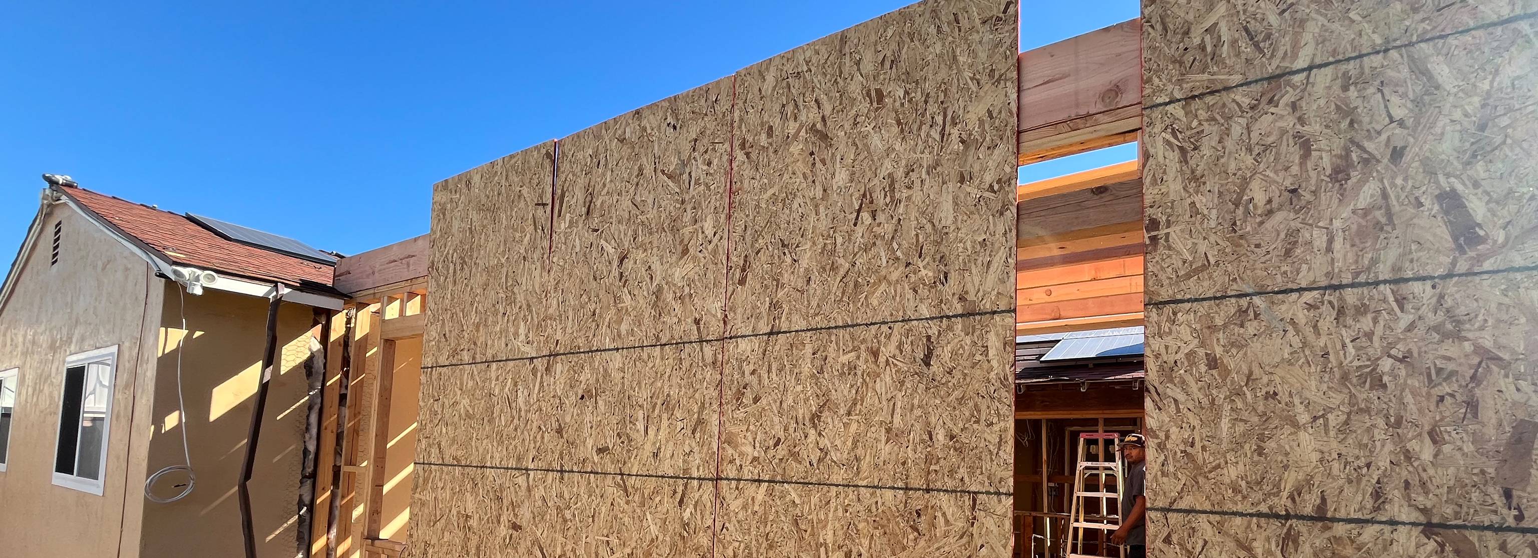 home-construction-team-on-site