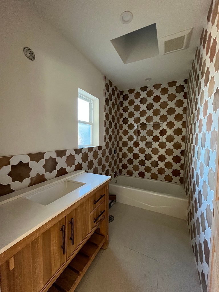 Vanity and tub tile