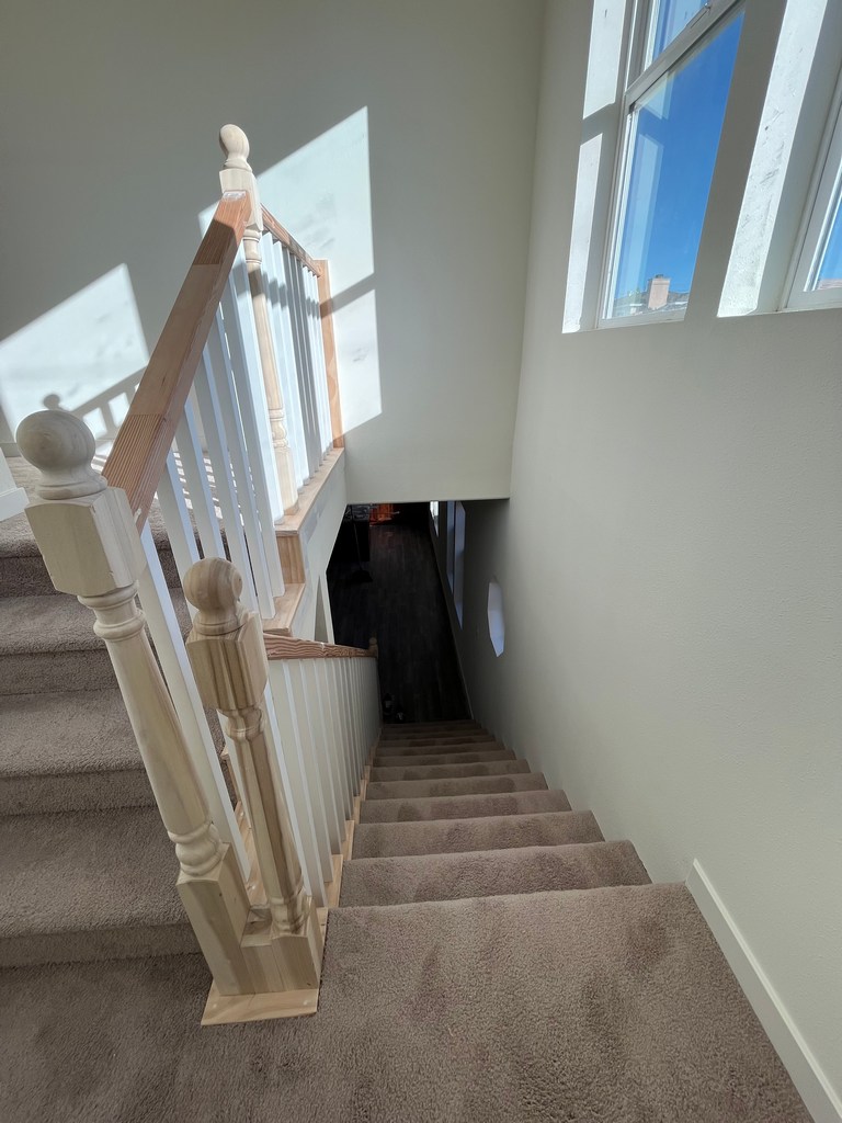 Stair landing railing complete