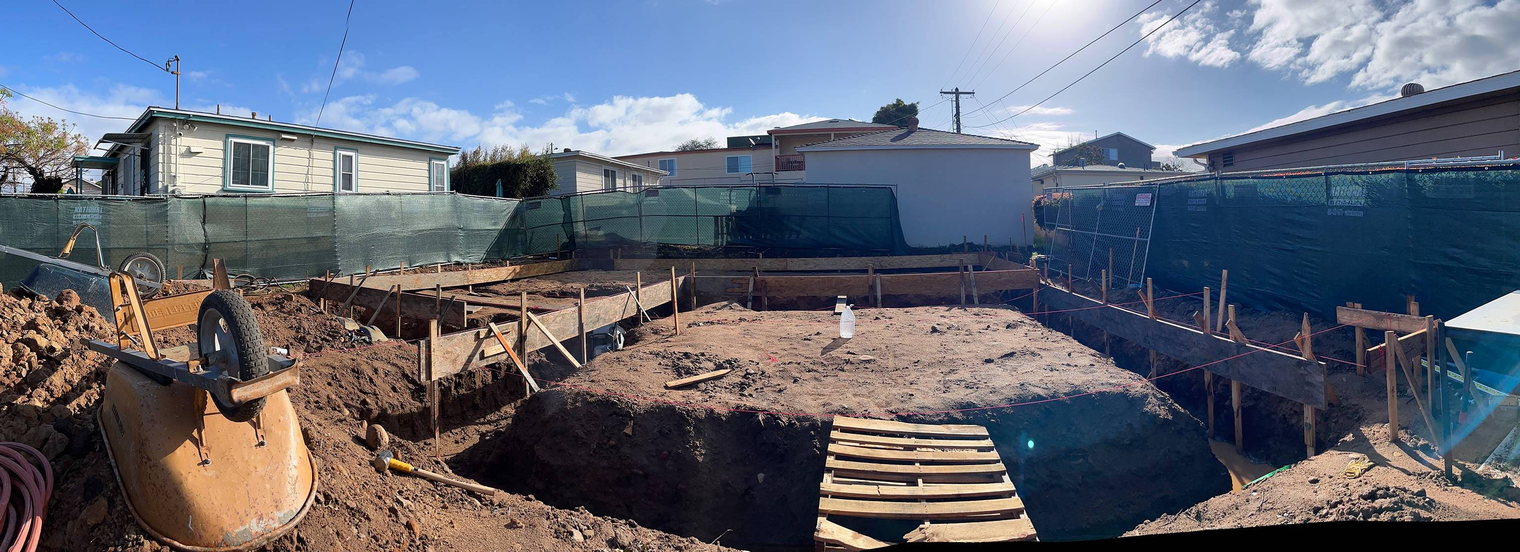 home-construction-team-on-site