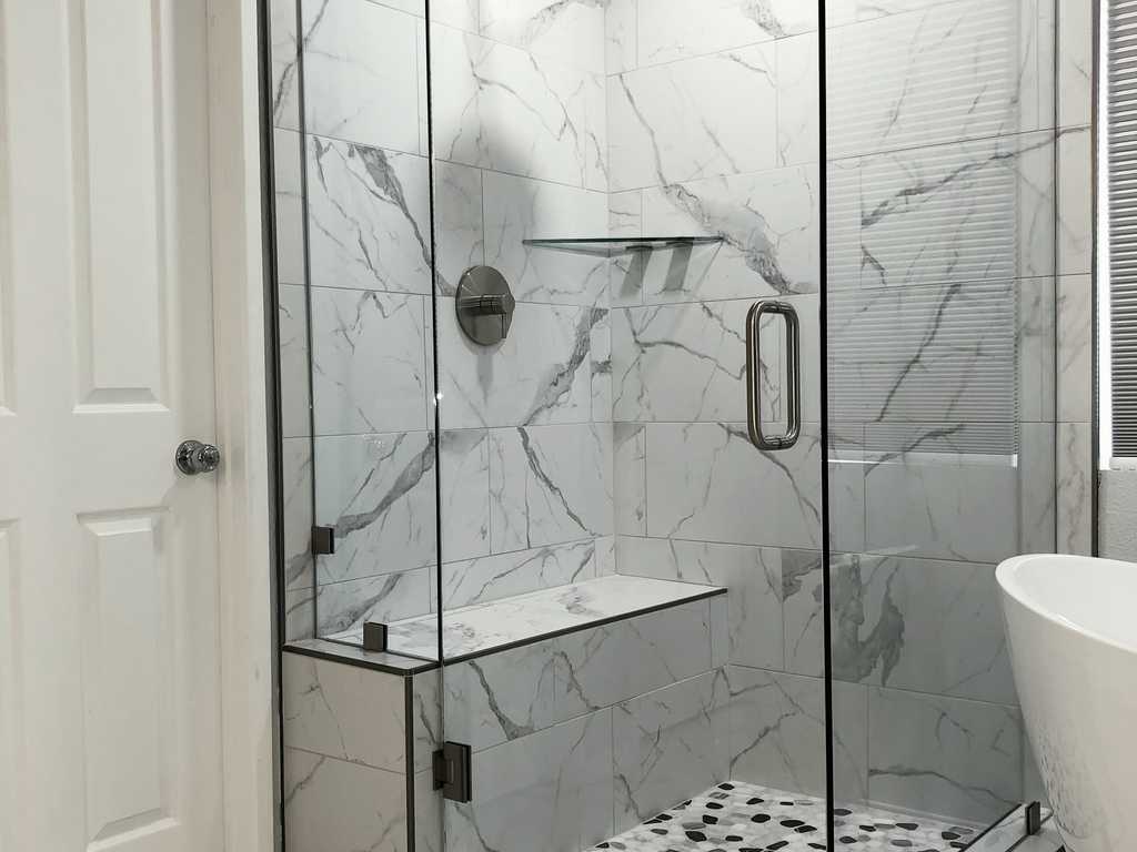 bathroom-remodel-A2M-Contractors-beautiful walk-in clear glass shower