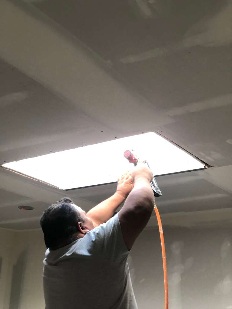 securing-drywall-to-the-frame-skylite