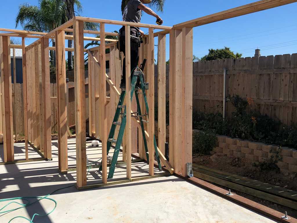 a2mContractor building the Load-bearing Wall